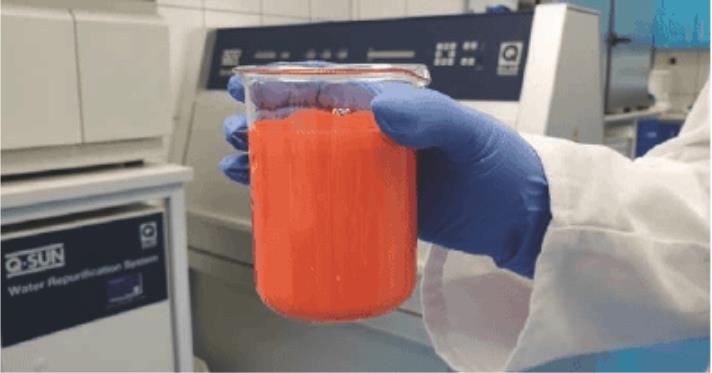 圖1 用於案例研究的各種輻射源暴露測試的帶橙色顏料的乳膠漆